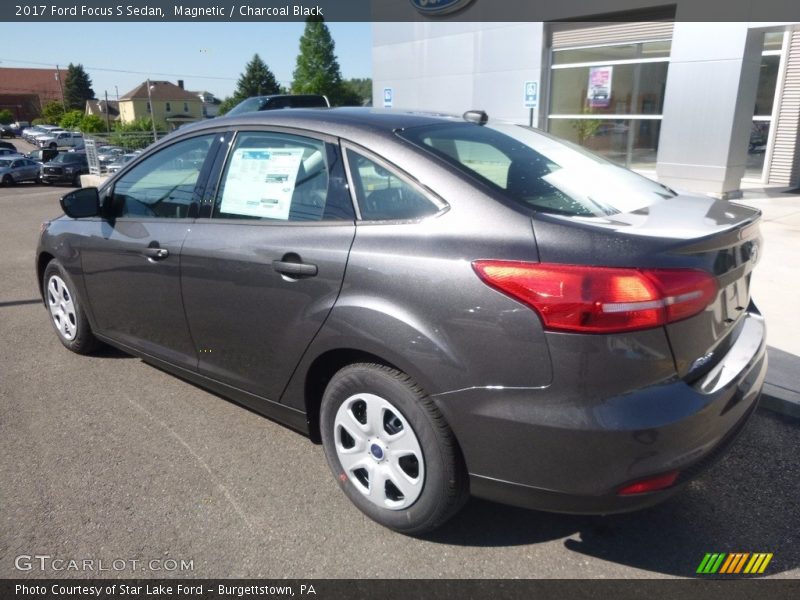 Magnetic / Charcoal Black 2017 Ford Focus S Sedan