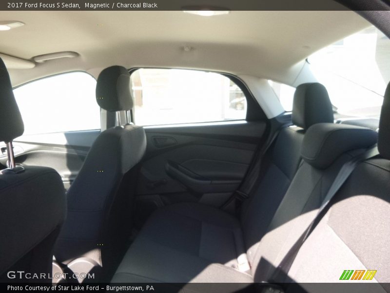 Magnetic / Charcoal Black 2017 Ford Focus S Sedan