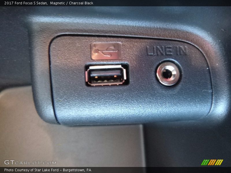 Magnetic / Charcoal Black 2017 Ford Focus S Sedan