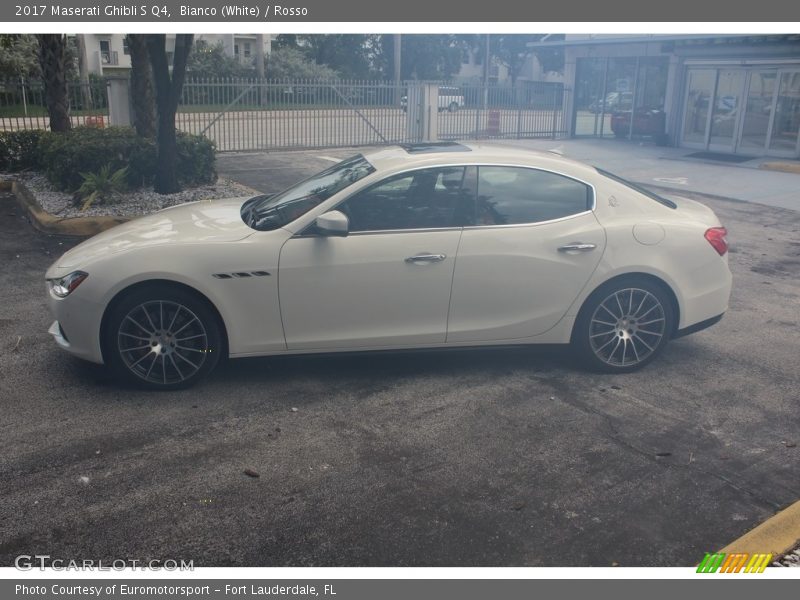Bianco (White) / Rosso 2017 Maserati Ghibli S Q4