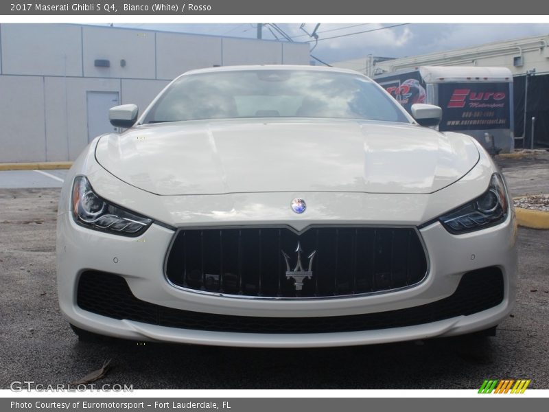 Bianco (White) / Rosso 2017 Maserati Ghibli S Q4