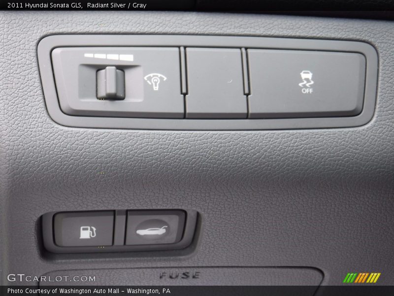 Radiant Silver / Gray 2011 Hyundai Sonata GLS