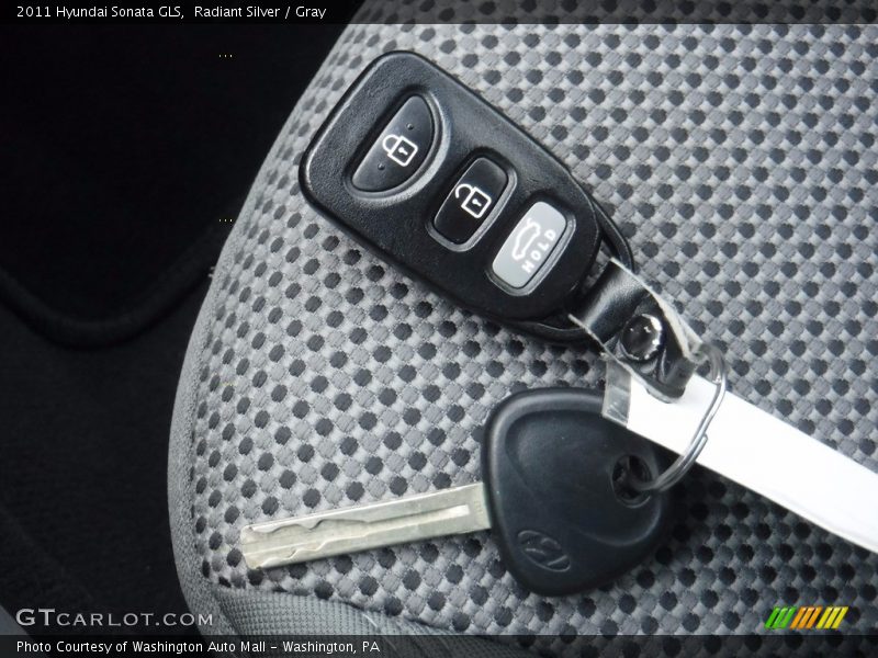 Radiant Silver / Gray 2011 Hyundai Sonata GLS