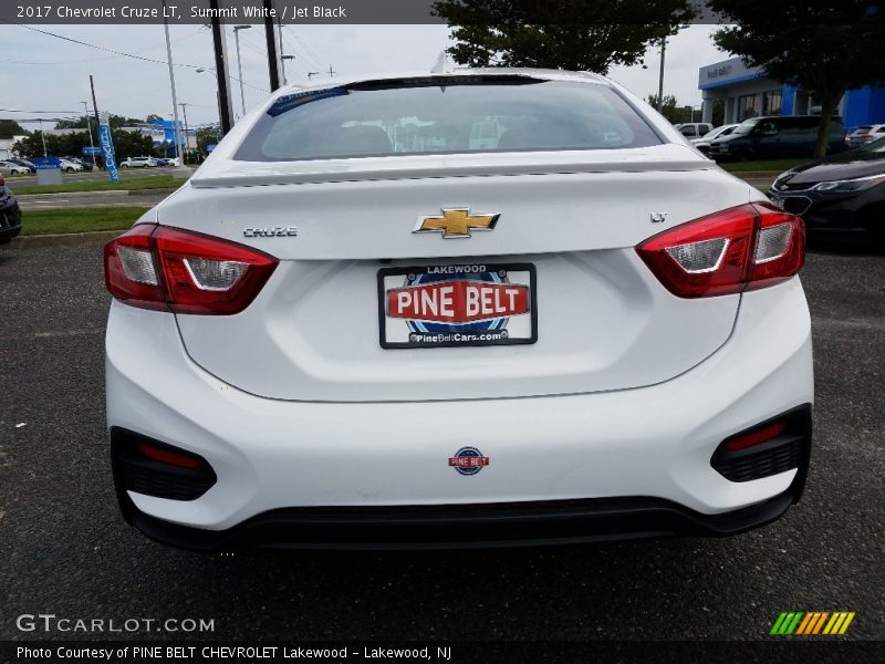 Summit White / Jet Black 2017 Chevrolet Cruze LT