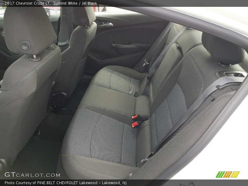 Summit White / Jet Black 2017 Chevrolet Cruze LT