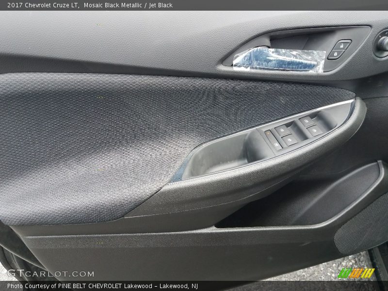 Mosaic Black Metallic / Jet Black 2017 Chevrolet Cruze LT