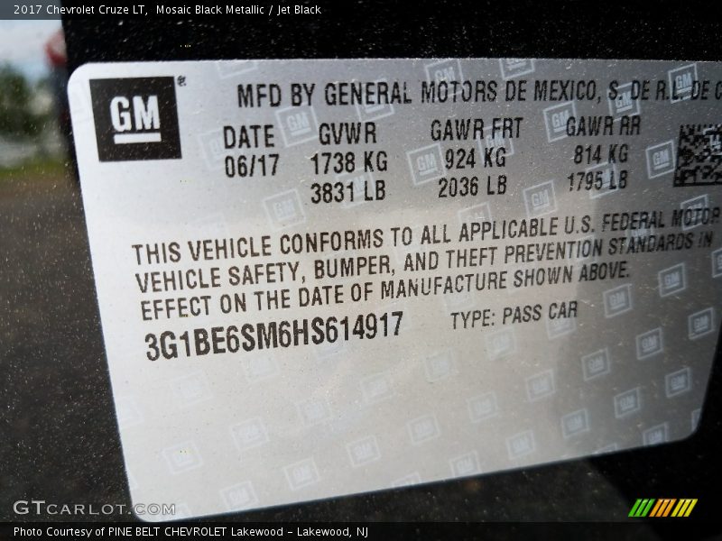 Mosaic Black Metallic / Jet Black 2017 Chevrolet Cruze LT