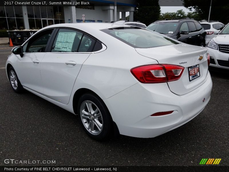 Summit White / Jet Black 2017 Chevrolet Cruze LT