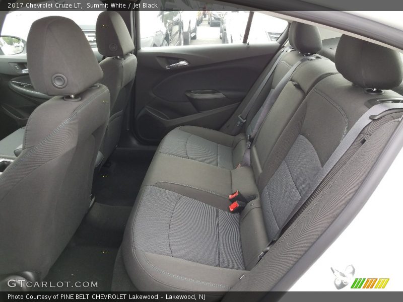 Summit White / Jet Black 2017 Chevrolet Cruze LT