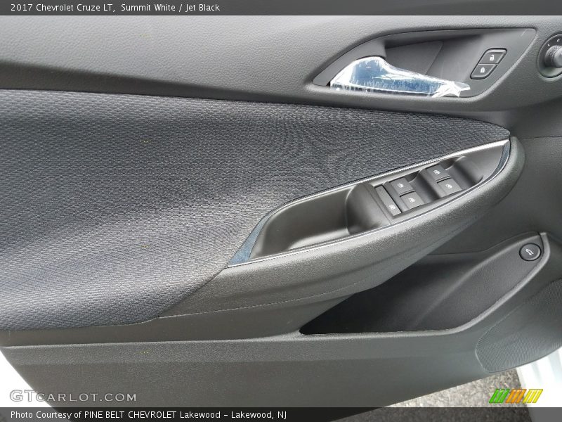 Summit White / Jet Black 2017 Chevrolet Cruze LT
