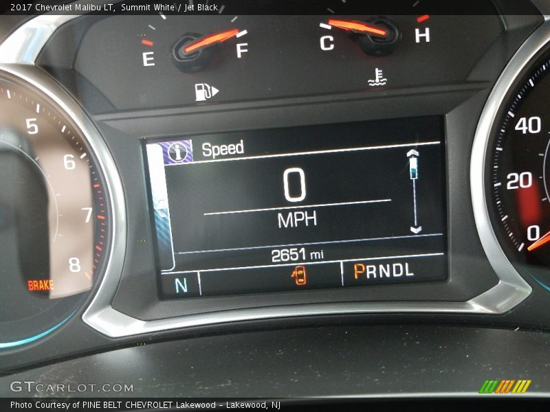 Summit White / Jet Black 2017 Chevrolet Malibu LT