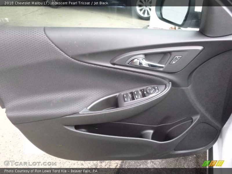 Iridescent Pearl Tricoat / Jet Black 2018 Chevrolet Malibu LT