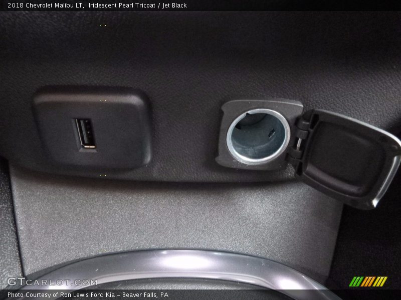 Iridescent Pearl Tricoat / Jet Black 2018 Chevrolet Malibu LT