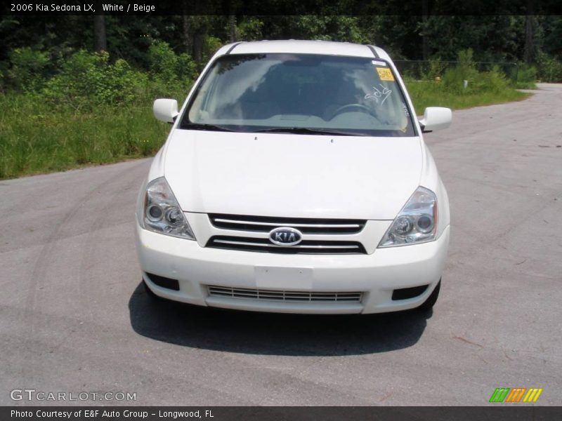 White / Beige 2006 Kia Sedona LX