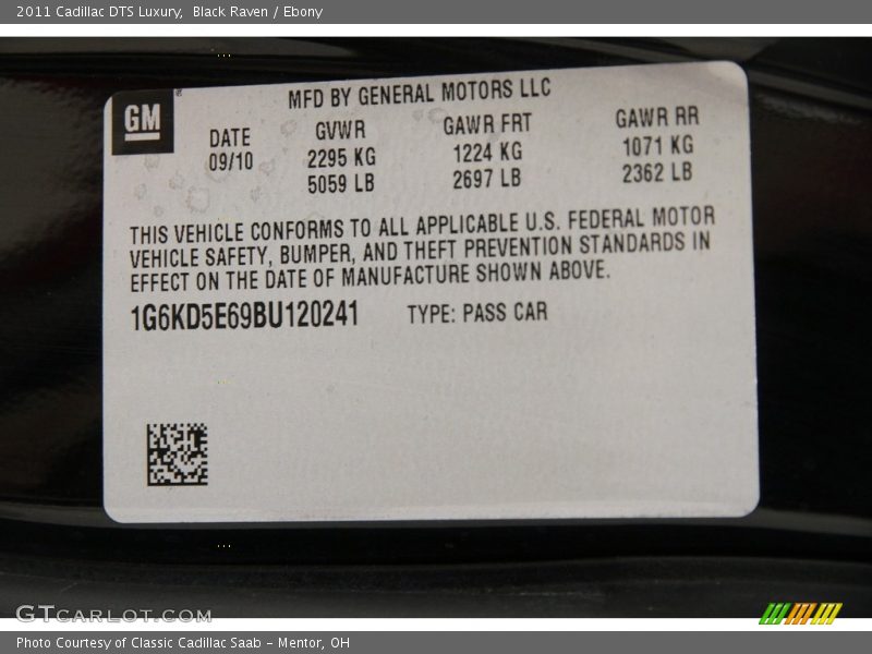 Black Raven / Ebony 2011 Cadillac DTS Luxury