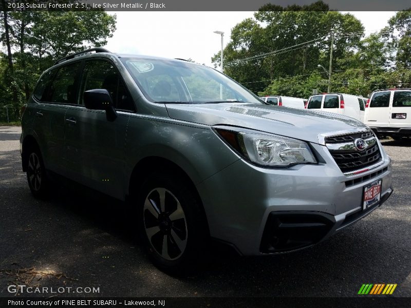 Ice Silver Metallic / Black 2018 Subaru Forester 2.5i