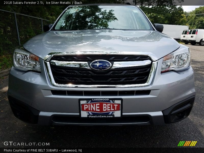 Ice Silver Metallic / Black 2018 Subaru Forester 2.5i