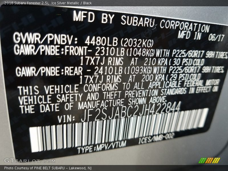 Ice Silver Metallic / Black 2018 Subaru Forester 2.5i