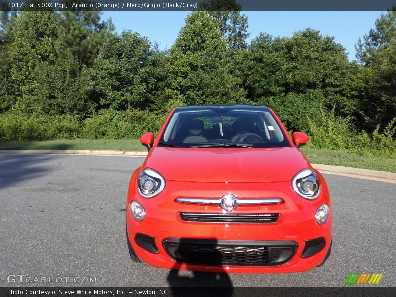 Arancio (Orange) / Nero/Grigio (Black/Gray) 2017 Fiat 500X Pop