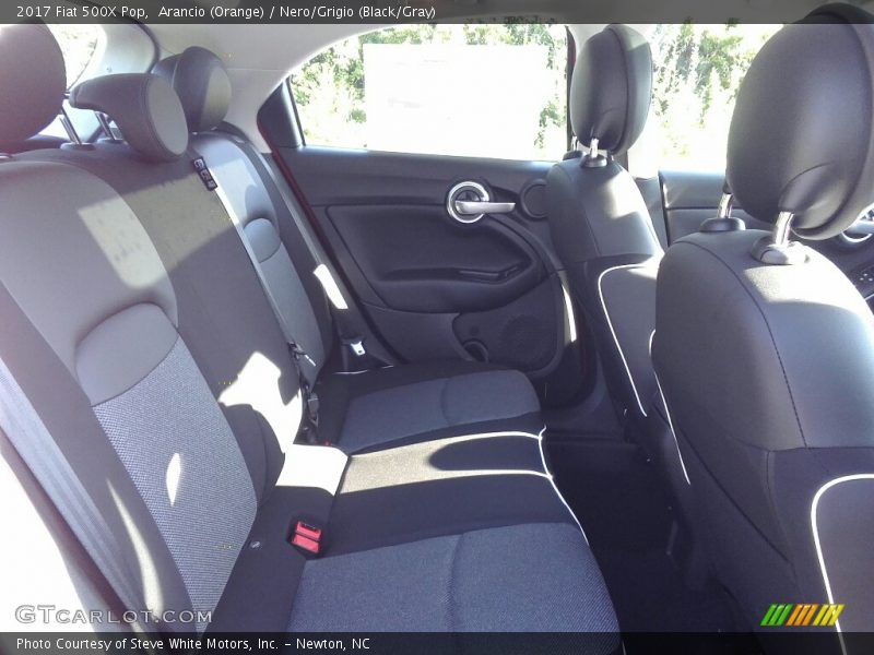Arancio (Orange) / Nero/Grigio (Black/Gray) 2017 Fiat 500X Pop