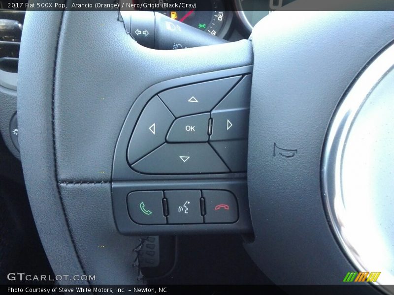Arancio (Orange) / Nero/Grigio (Black/Gray) 2017 Fiat 500X Pop