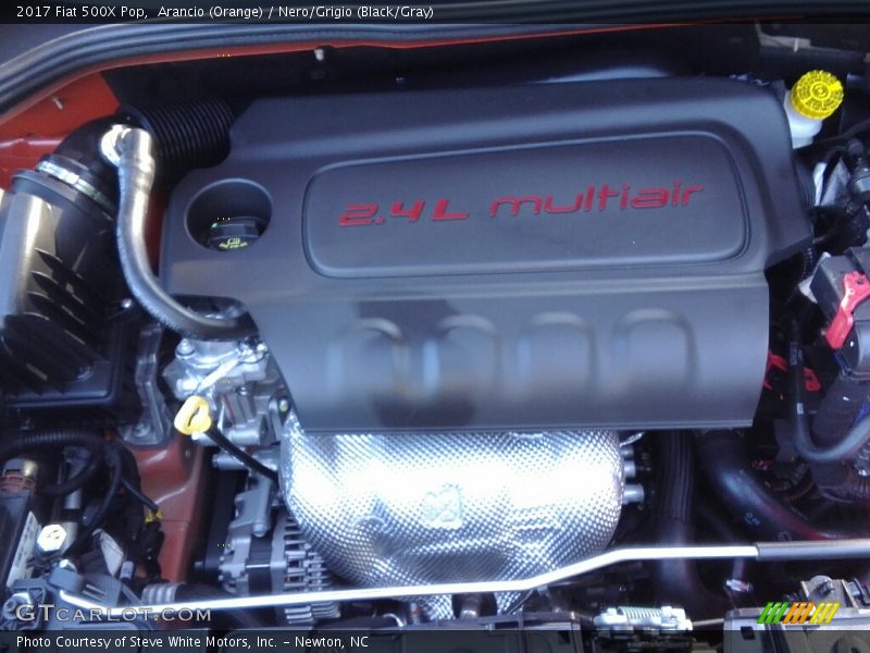 Arancio (Orange) / Nero/Grigio (Black/Gray) 2017 Fiat 500X Pop