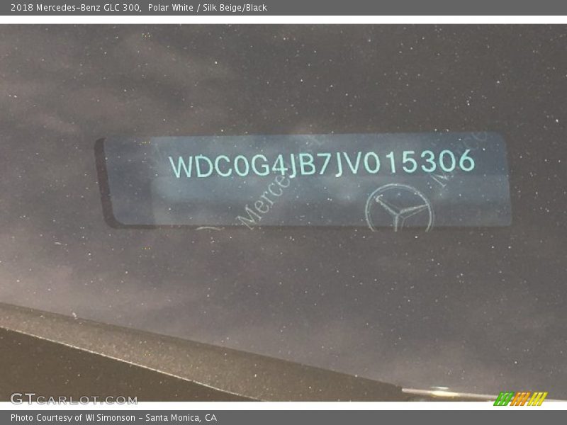 Polar White / Silk Beige/Black 2018 Mercedes-Benz GLC 300
