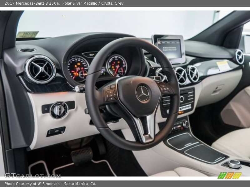 Polar Silver Metallic / Crystal Grey 2017 Mercedes-Benz B 250e