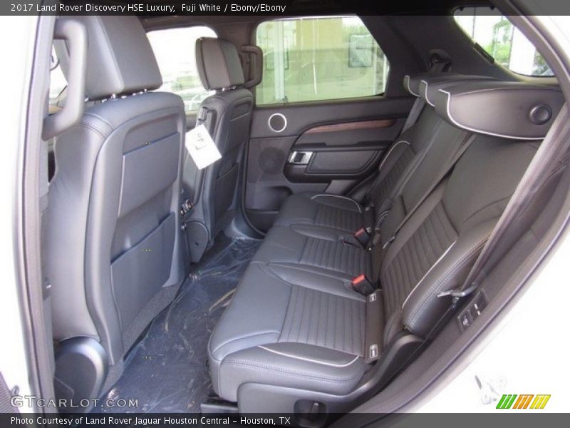 Fuji White / Ebony/Ebony 2017 Land Rover Discovery HSE Luxury