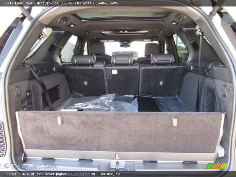 Fuji White / Ebony/Ebony 2017 Land Rover Discovery HSE Luxury
