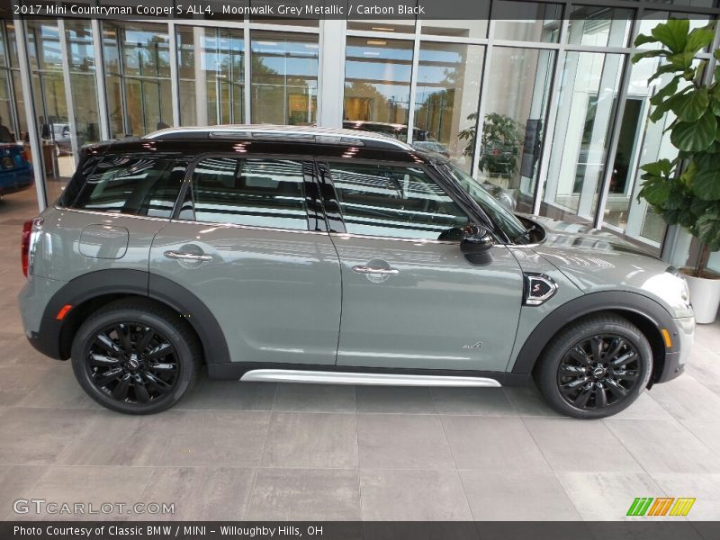 Moonwalk Grey Metallic / Carbon Black 2017 Mini Countryman Cooper S ALL4