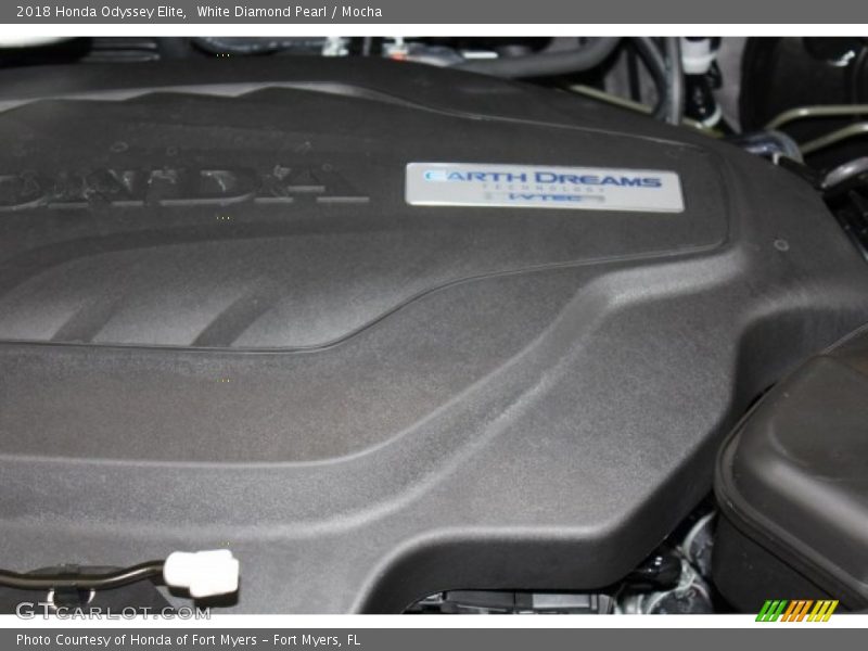 White Diamond Pearl / Mocha 2018 Honda Odyssey Elite