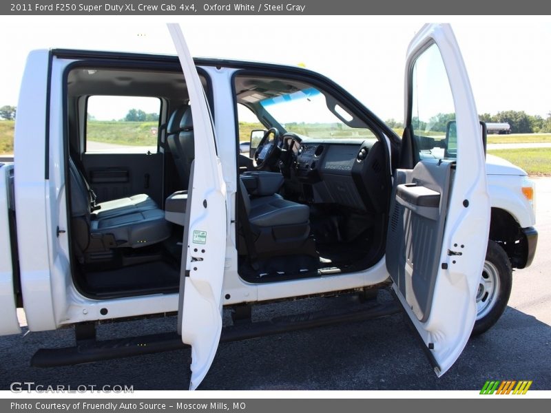 Oxford White / Steel Gray 2011 Ford F250 Super Duty XL Crew Cab 4x4