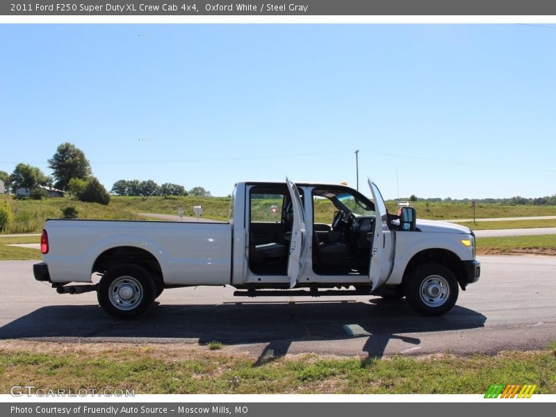 Oxford White / Steel Gray 2011 Ford F250 Super Duty XL Crew Cab 4x4