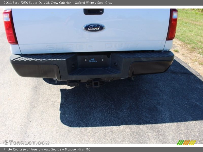 Oxford White / Steel Gray 2011 Ford F250 Super Duty XL Crew Cab 4x4