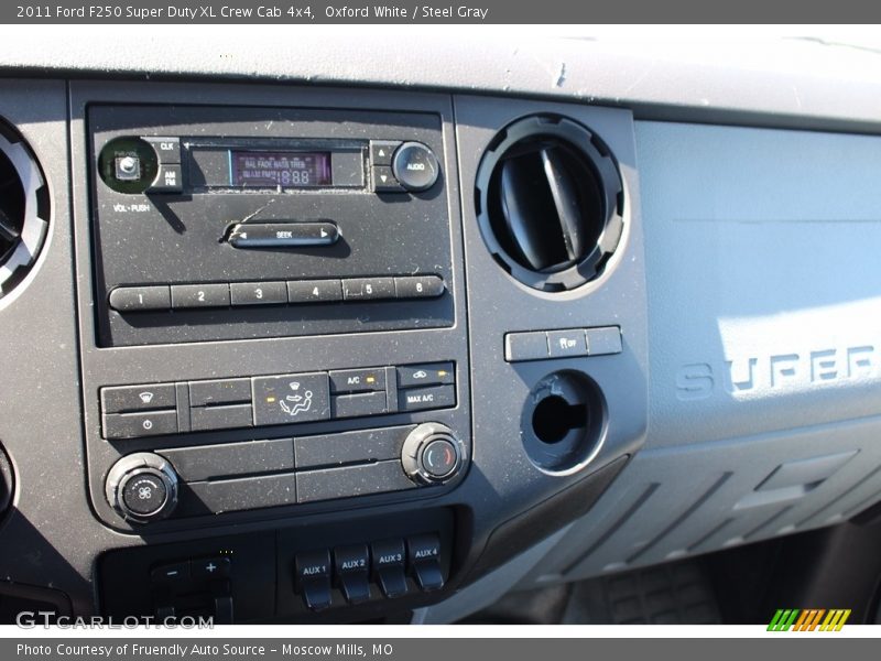 Oxford White / Steel Gray 2011 Ford F250 Super Duty XL Crew Cab 4x4
