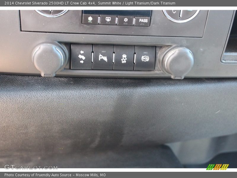 Summit White / Light Titanium/Dark Titanium 2014 Chevrolet Silverado 2500HD LT Crew Cab 4x4