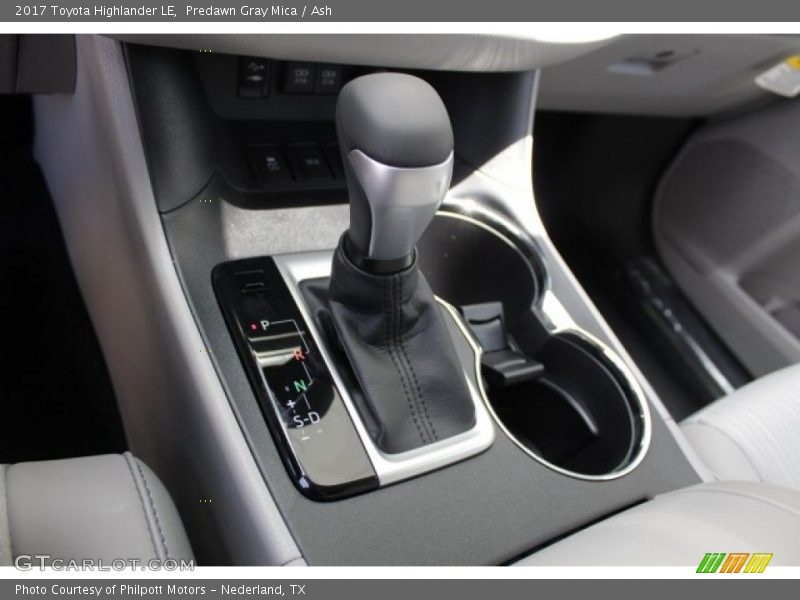 Predawn Gray Mica / Ash 2017 Toyota Highlander LE
