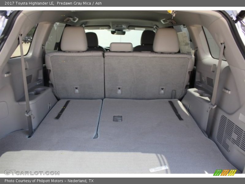 Predawn Gray Mica / Ash 2017 Toyota Highlander LE