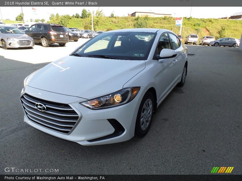 Quartz White Pearl / Black 2018 Hyundai Elantra SE