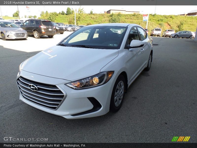 Quartz White Pearl / Black 2018 Hyundai Elantra SE