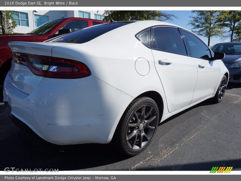 Bright White / Black 2016 Dodge Dart SE