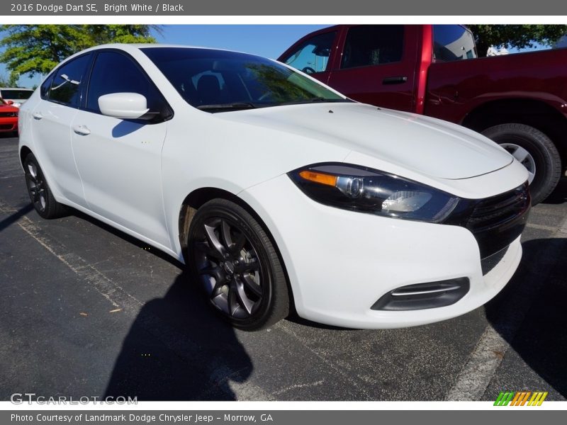 Bright White / Black 2016 Dodge Dart SE