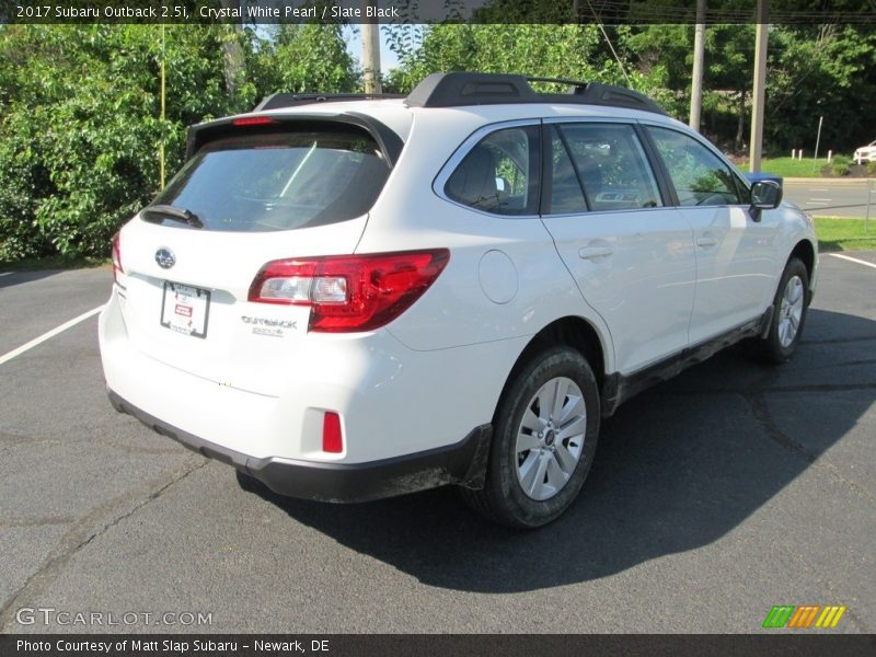 Crystal White Pearl / Slate Black 2017 Subaru Outback 2.5i