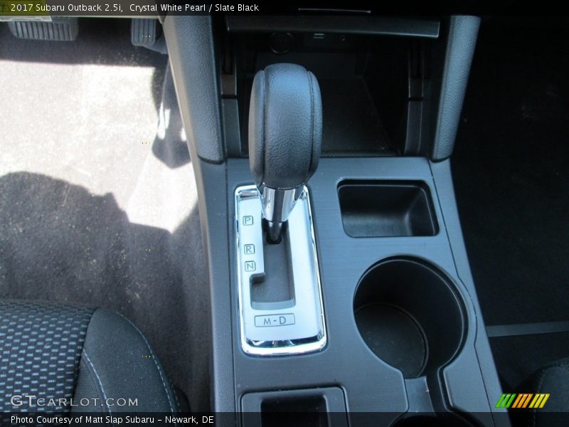 Crystal White Pearl / Slate Black 2017 Subaru Outback 2.5i