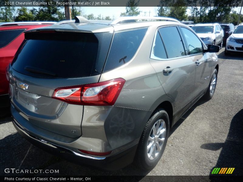 Pepperdust Metallic / Jet Black 2018 Chevrolet Equinox LT