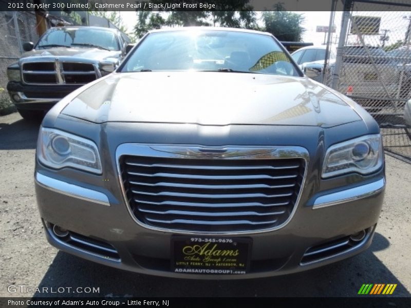 Cashmere Pearl / Black/Light Frost Beige 2012 Chrysler 300 Limited