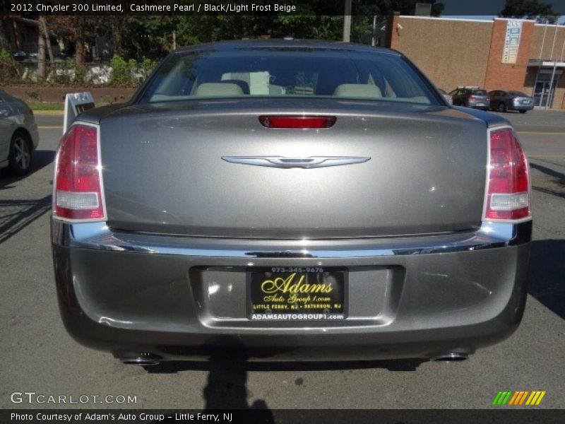 Cashmere Pearl / Black/Light Frost Beige 2012 Chrysler 300 Limited