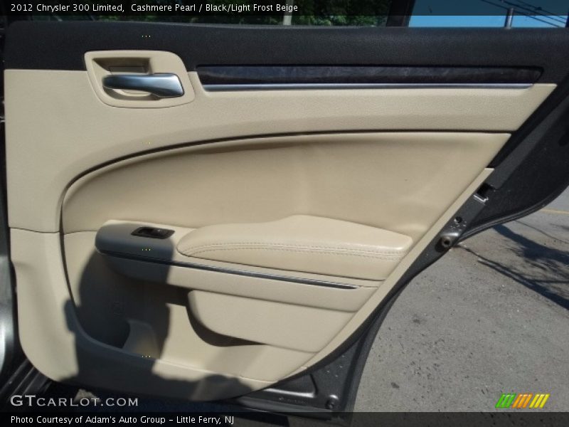 Cashmere Pearl / Black/Light Frost Beige 2012 Chrysler 300 Limited