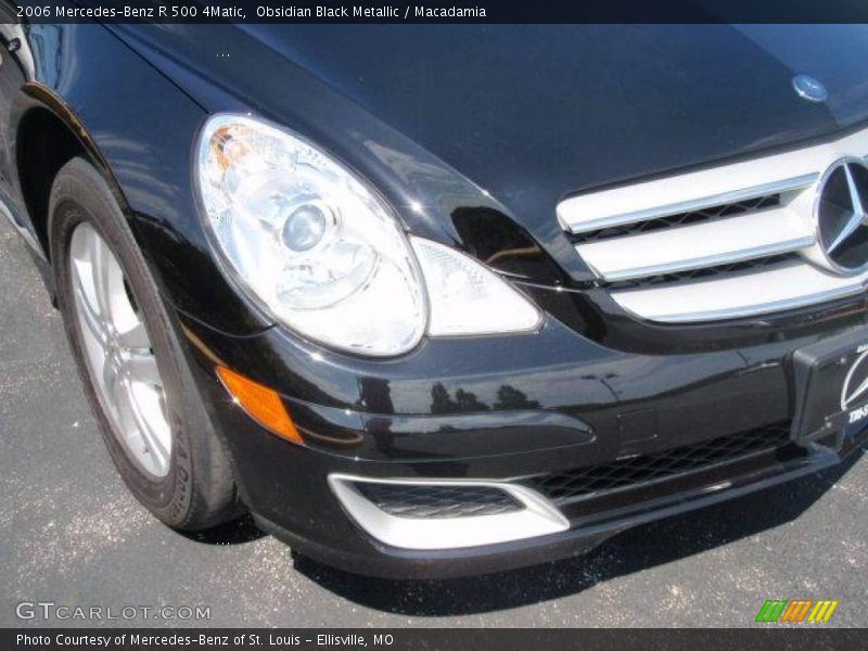 Obsidian Black Metallic / Macadamia 2006 Mercedes-Benz R 500 4Matic